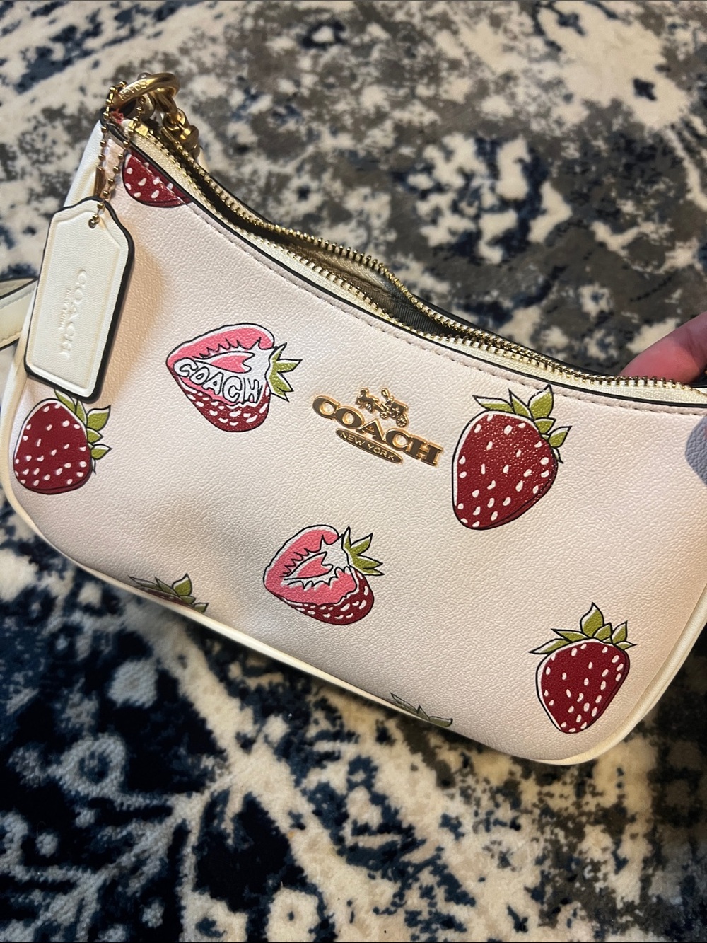 Coach Cream Leather Shoulder Bag with Red Strawberry Motif - Picture 4 of 4